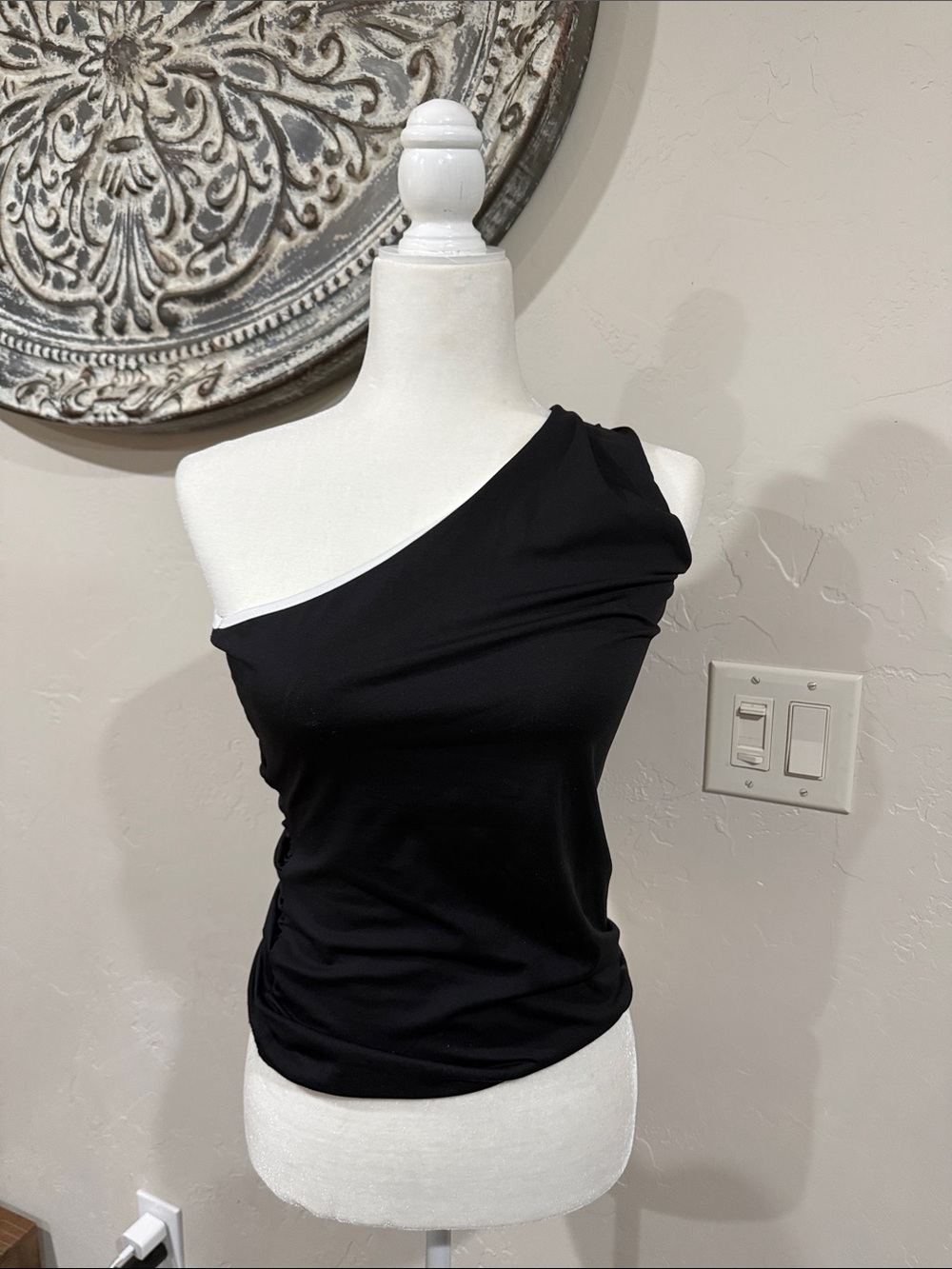 SHEIN Black One-Shoulder Asymmetric Tank Top